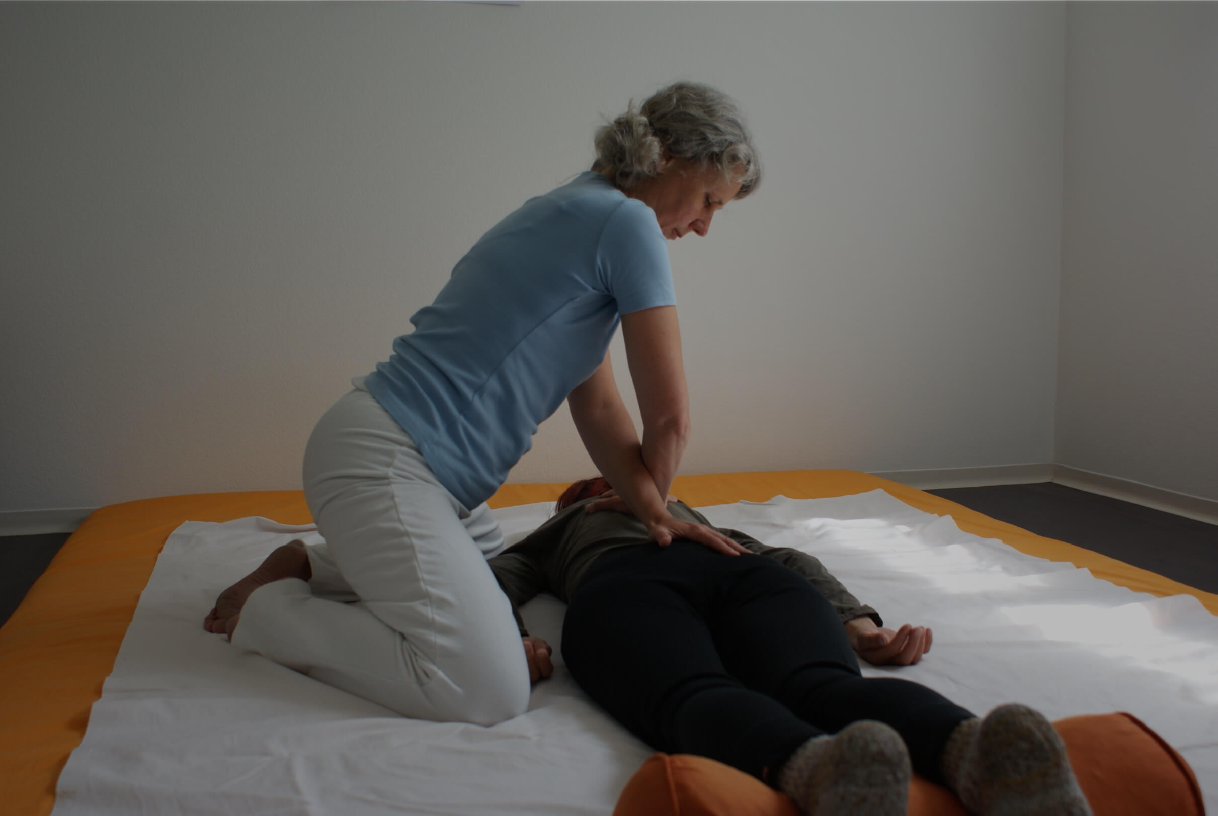 Shiatsu-Behandlung in der Praxis von Regula Banz, Luzern